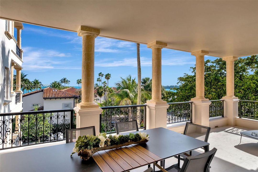 En Venta: $4,820,000 (3 camas, 3 baños, 2049 Pies cuadrados)