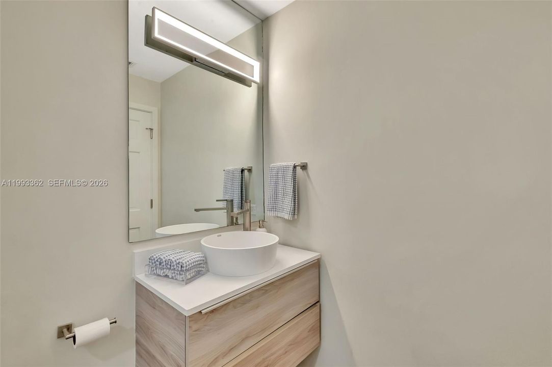 En Venta: $4,820,000 (3 camas, 3 baños, 2049 Pies cuadrados)