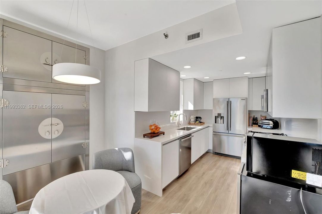 En Venta: $4,820,000 (3 camas, 3 baños, 2049 Pies cuadrados)