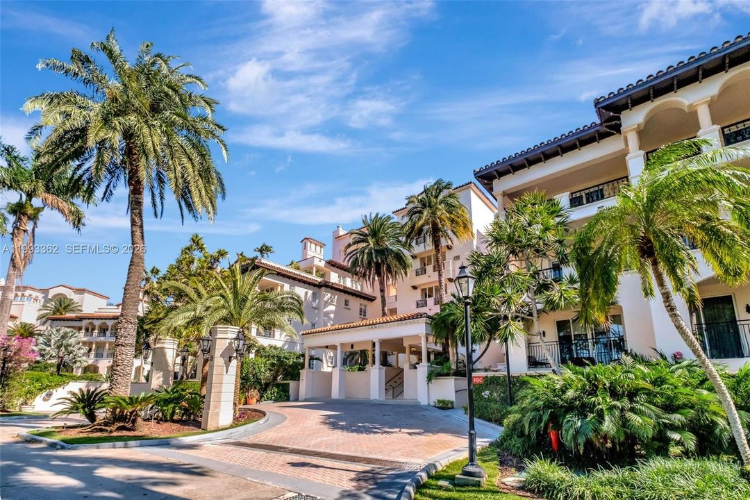 En Venta: $4,820,000 (3 camas, 3 baños, 2049 Pies cuadrados)