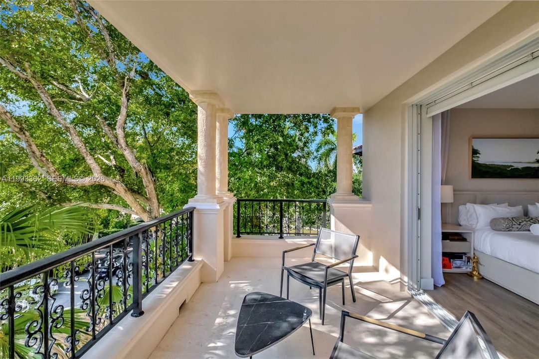 En Venta: $4,820,000 (3 camas, 3 baños, 2049 Pies cuadrados)