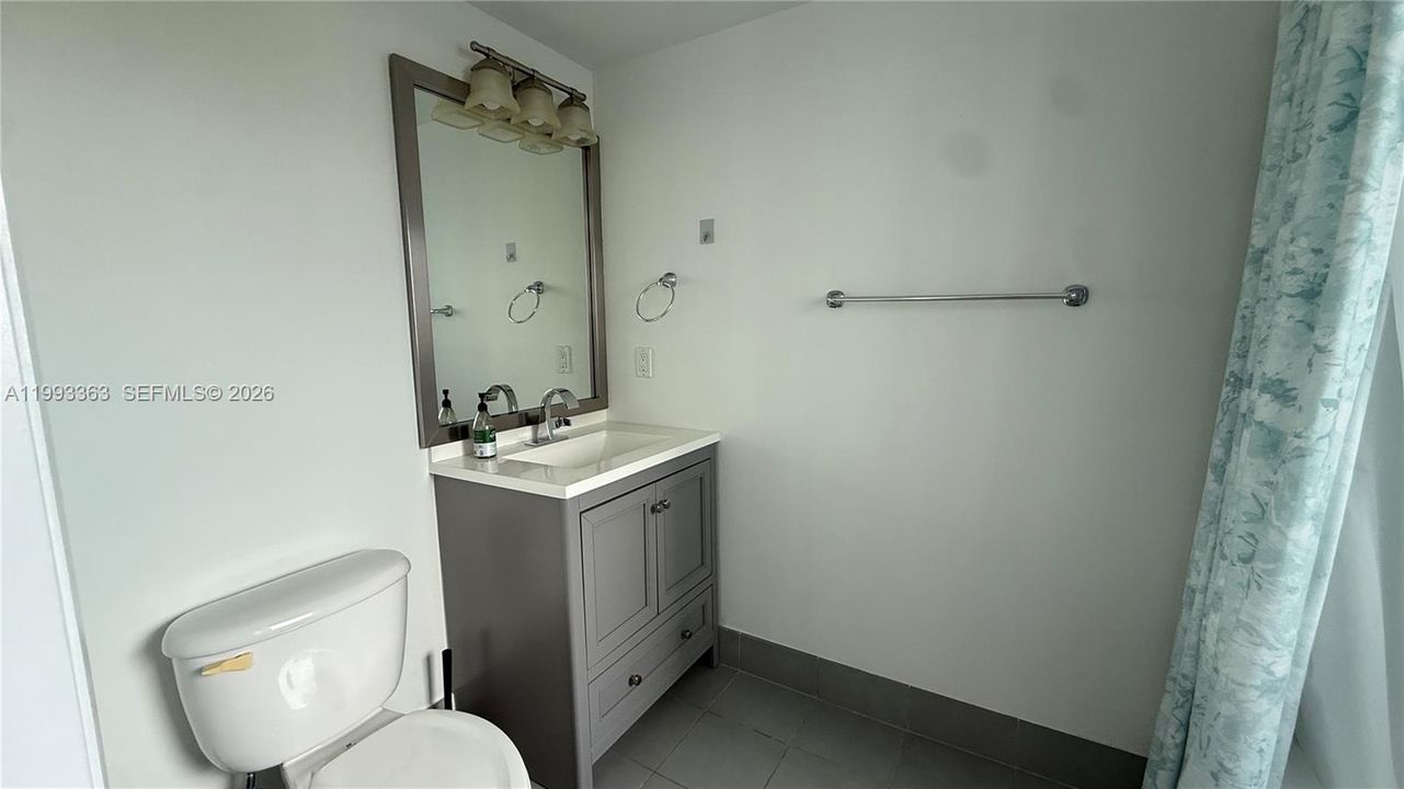 出租: $4,000 (2 贝兹, 2 浴室, 1340 平方英尺)