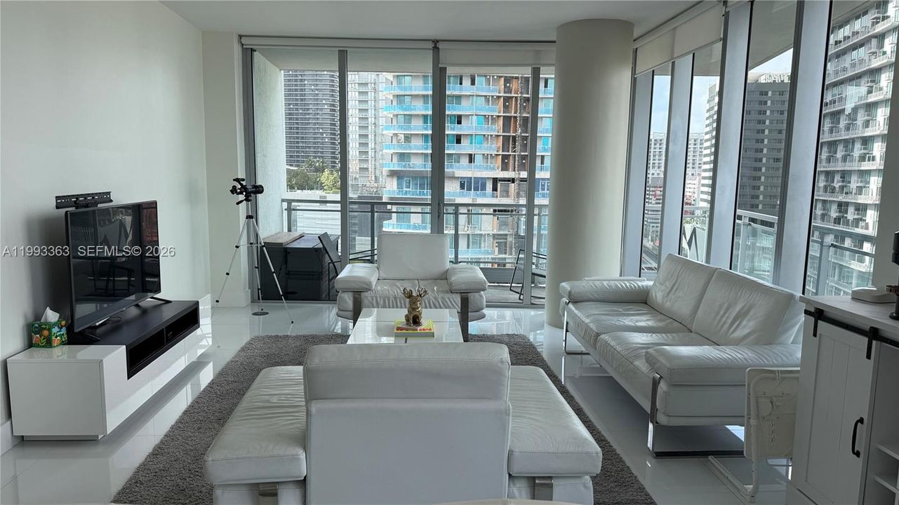 出租: $4,000 (2 贝兹, 2 浴室, 1340 平方英尺)