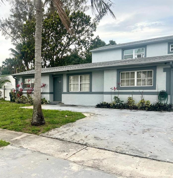 For Rent: $2,500 (2 beds, 1 baths, 750 Square Feet)