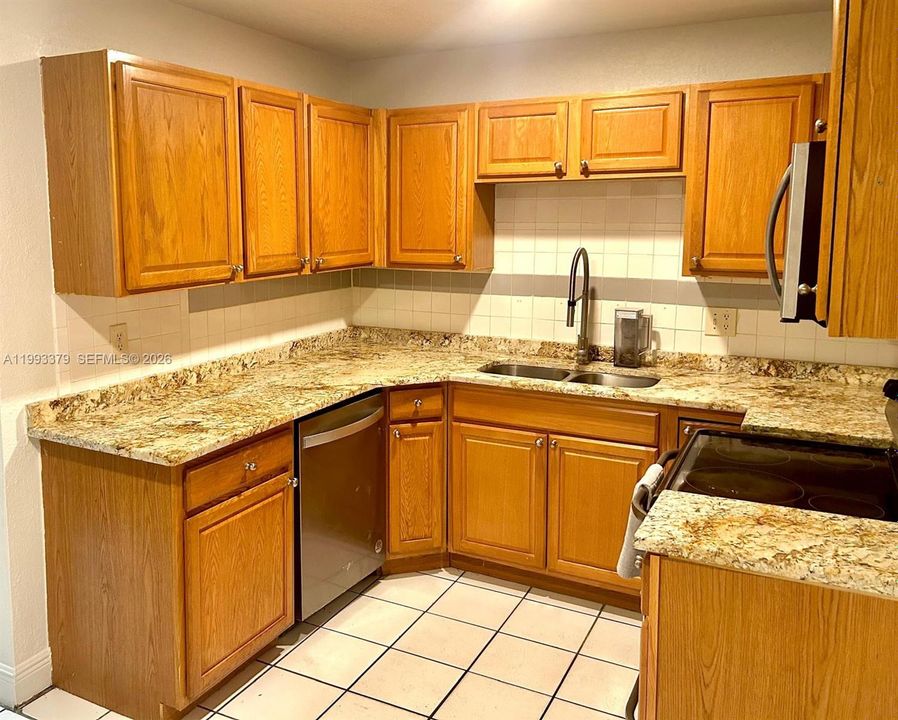 For Rent: $2,500 (2 beds, 1 baths, 750 Square Feet)