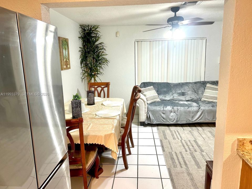 For Rent: $2,500 (2 beds, 1 baths, 750 Square Feet)