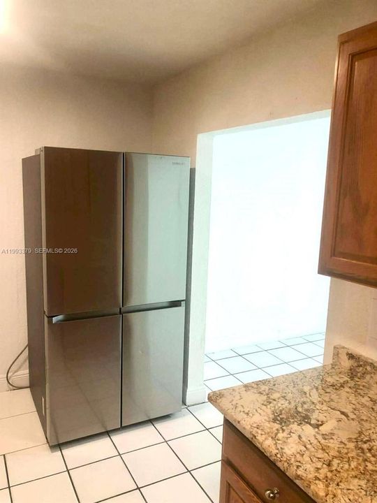 For Rent: $2,500 (2 beds, 1 baths, 750 Square Feet)