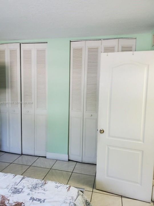 На продажу: $205,000 (1 спален, 1 ванн, 582 Квадратных фут)
