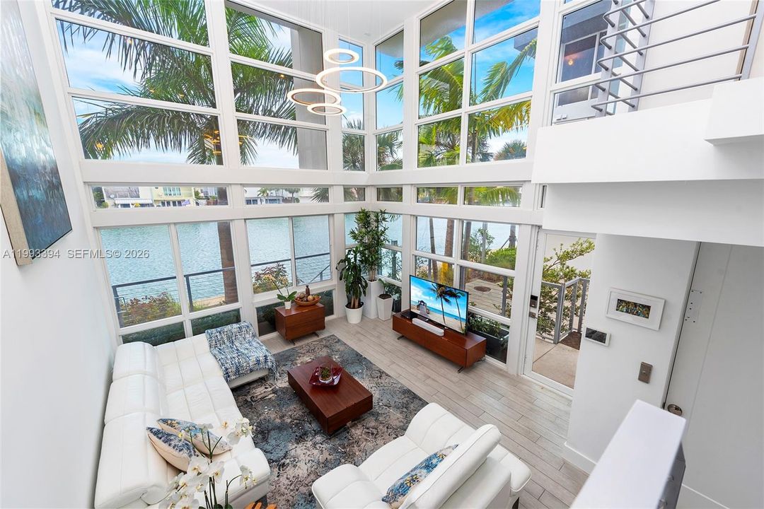 Active With Contract: $9,900 (3 beds, 3 baths, 2266 Square Feet)