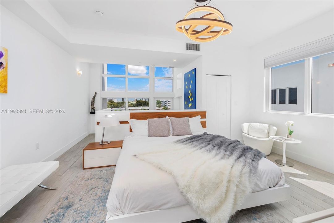 Active With Contract: $9,900 (3 beds, 3 baths, 2266 Square Feet)