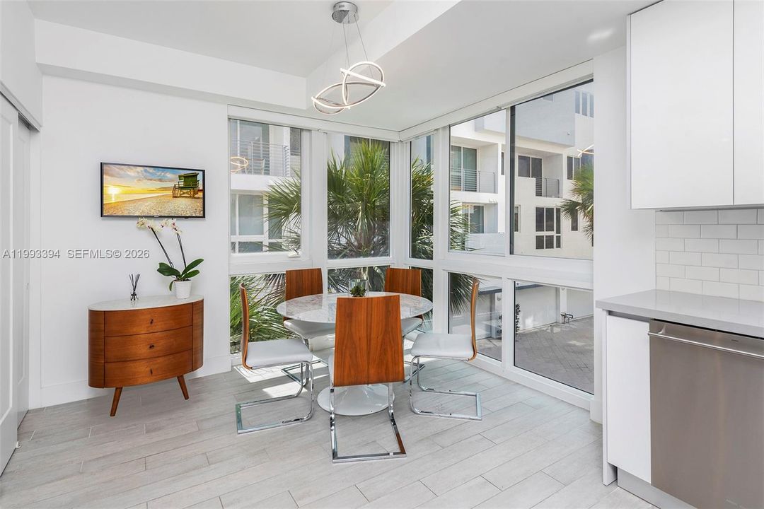 Active With Contract: $9,900 (3 beds, 3 baths, 2266 Square Feet)