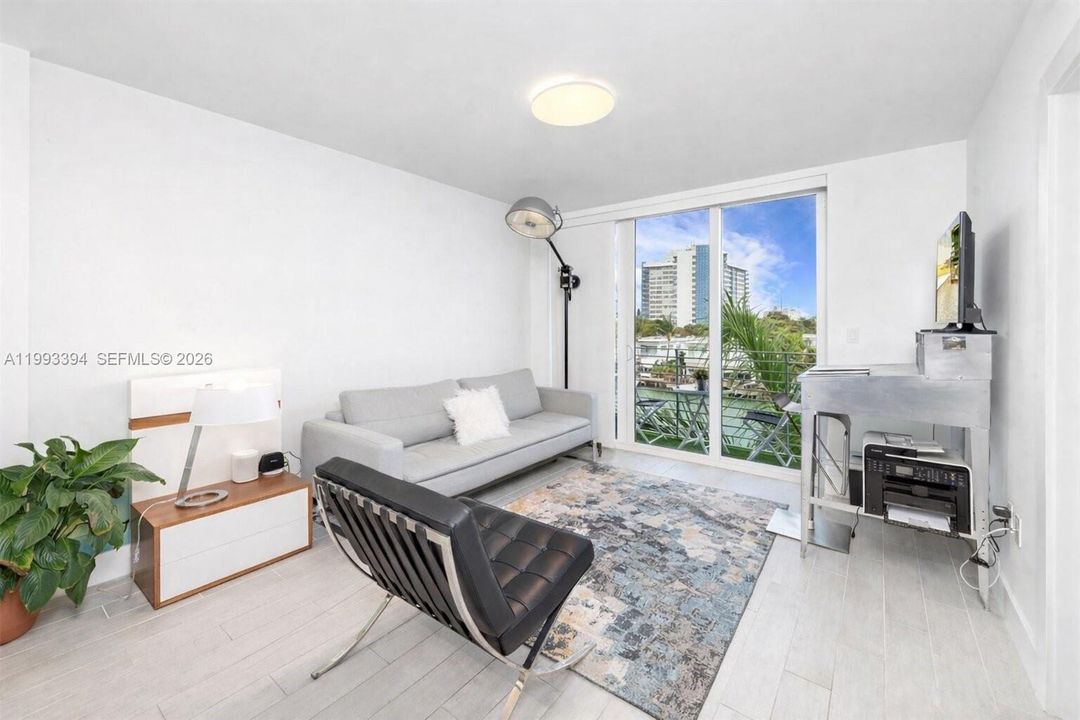 Active With Contract: $9,900 (3 beds, 3 baths, 2266 Square Feet)