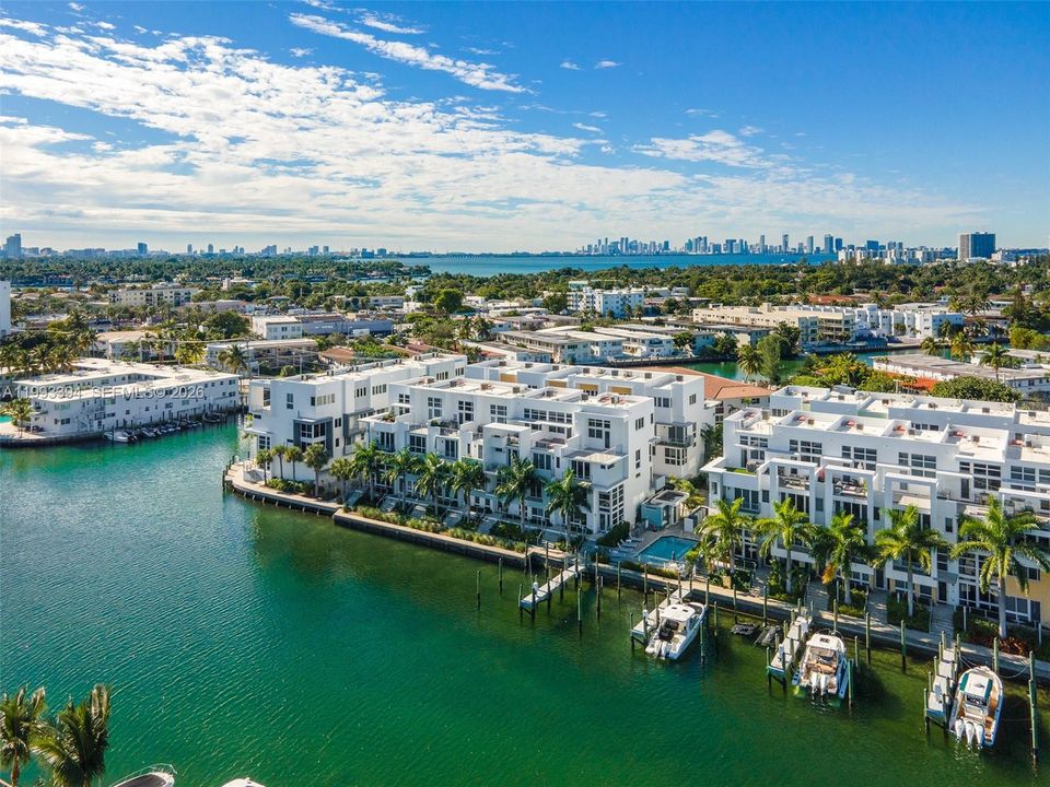 Active With Contract: $9,900 (3 beds, 3 baths, 2266 Square Feet)