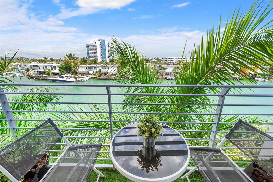 Active With Contract: $9,900 (3 beds, 3 baths, 2266 Square Feet)