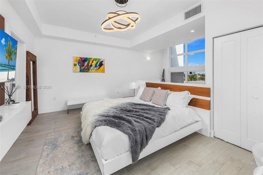 Active With Contract: $9,900 (3 beds, 3 baths, 2266 Square Feet)