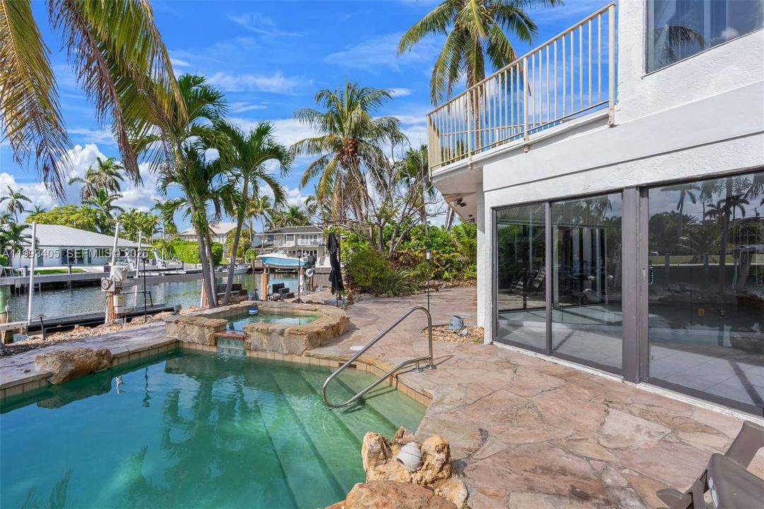 For Sale: $2,100,000 (3 beds, 4 baths, 2919 Square Feet)