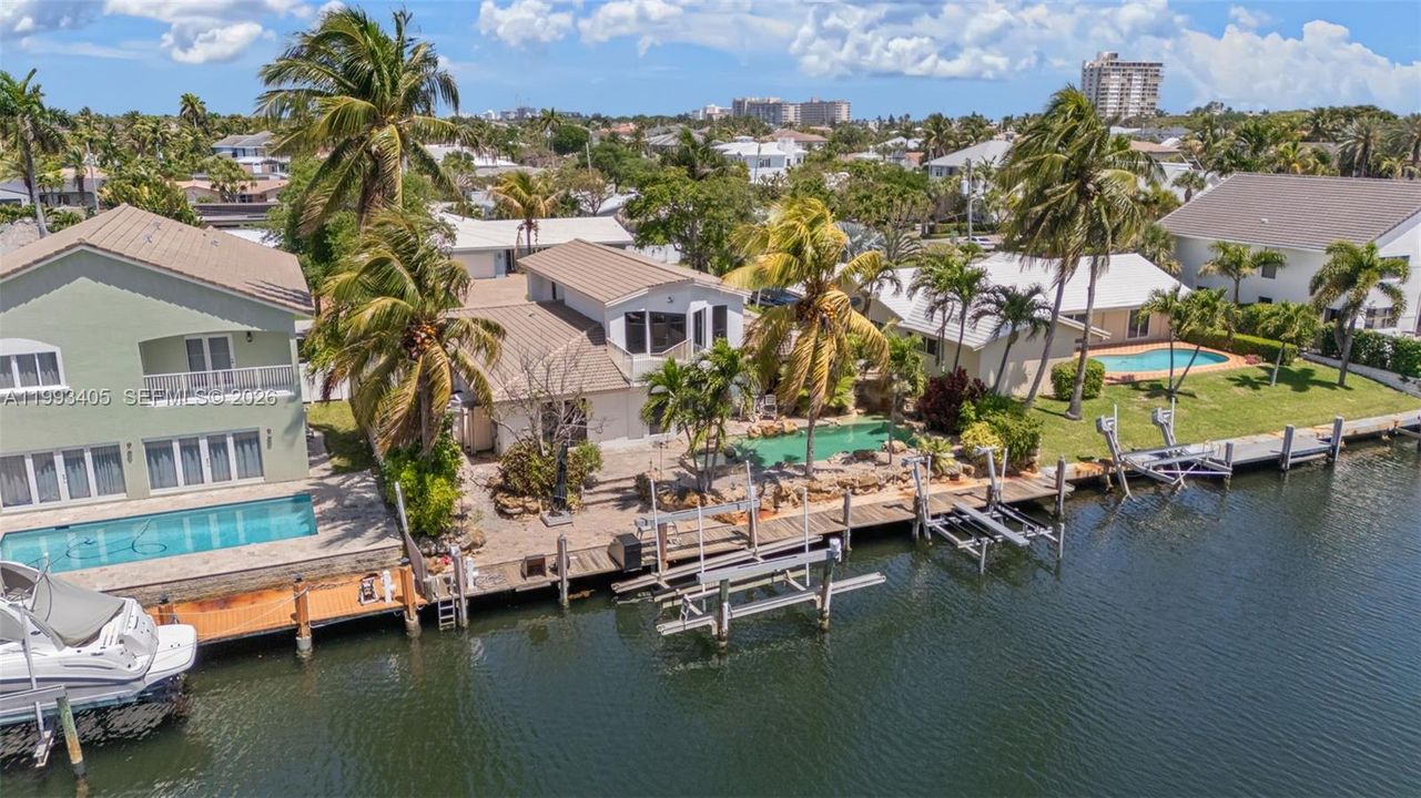 For Sale: $2,100,000 (3 beds, 4 baths, 2919 Square Feet)