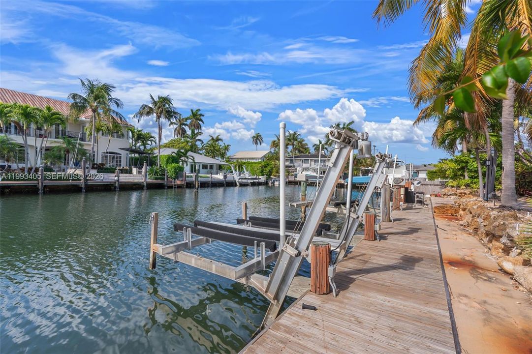 For Sale: $2,100,000 (3 beds, 4 baths, 2919 Square Feet)