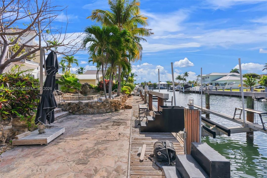 For Sale: $2,100,000 (3 beds, 4 baths, 2919 Square Feet)