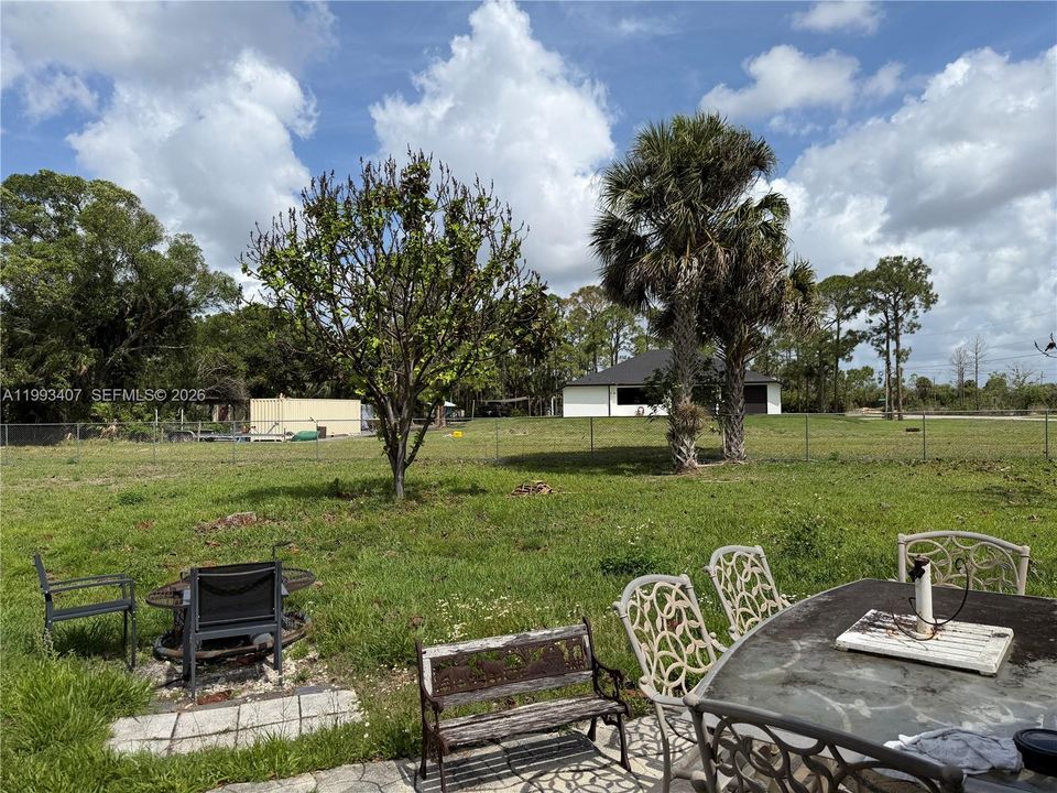En Venta: $699,900 (4 camas, 3 baños, 2200 Pies cuadrados)