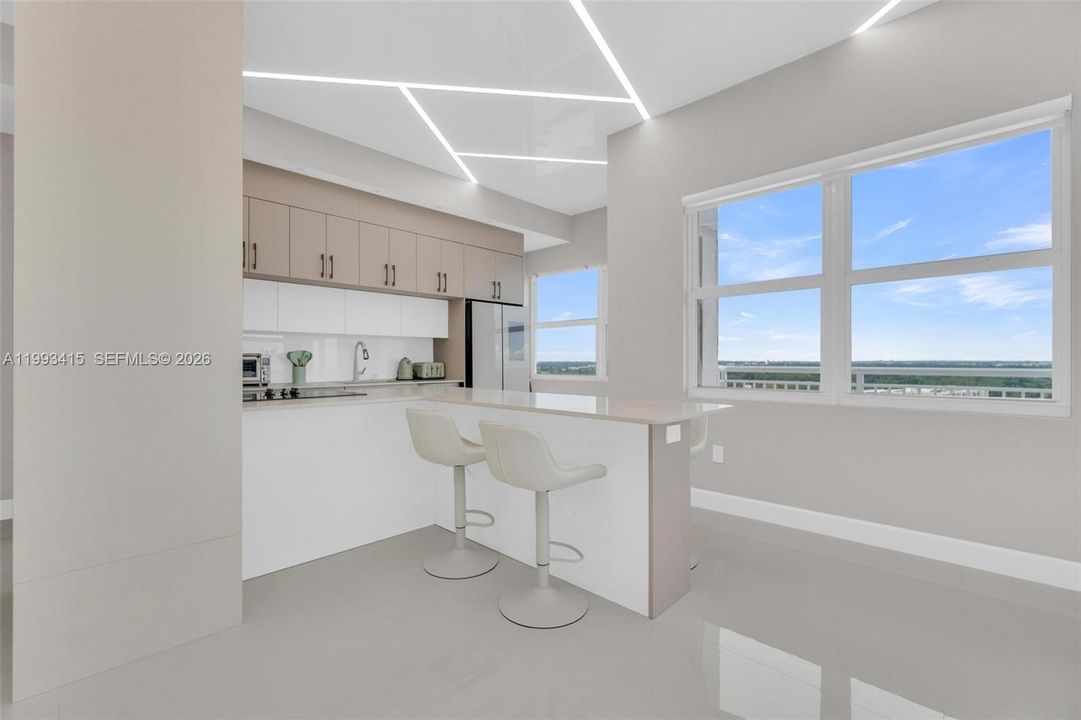 For Sale: $489,900 (2 beds, 2 baths, 1605 Square Feet)