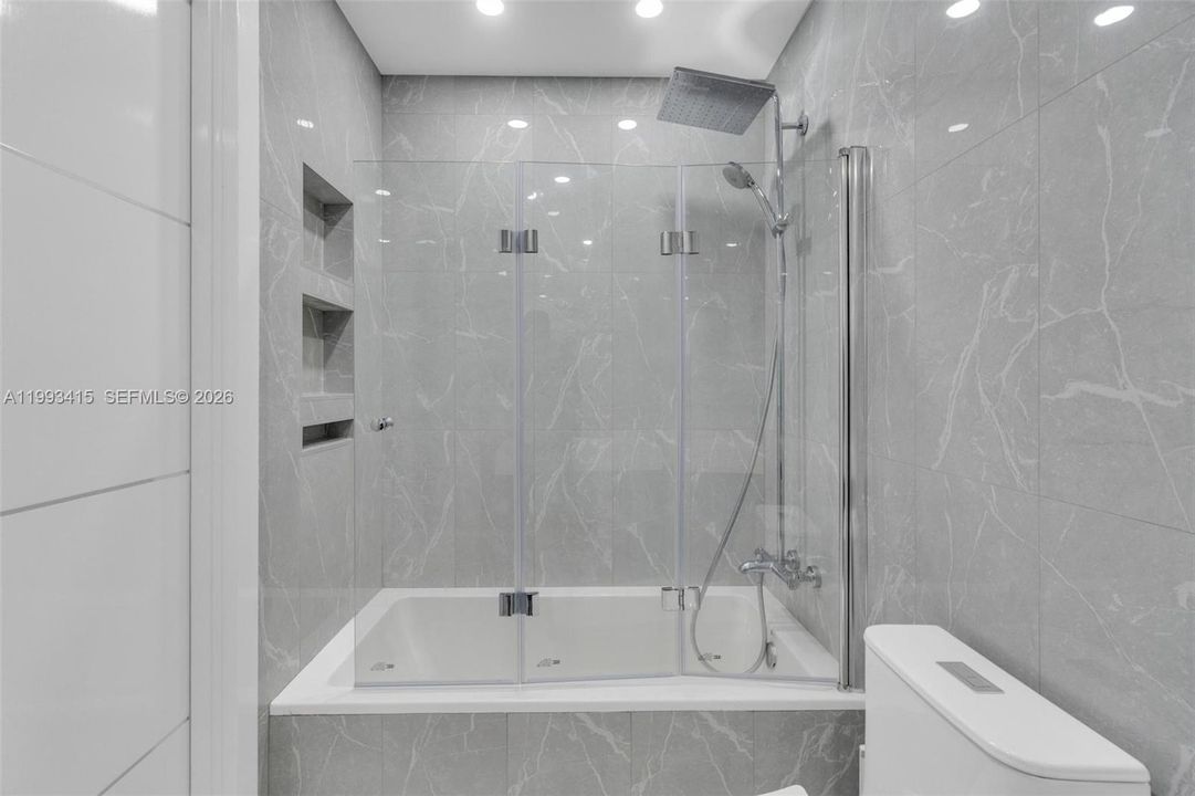 For Sale: $489,900 (2 beds, 2 baths, 1605 Square Feet)
