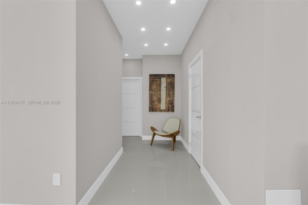 For Sale: $489,900 (2 beds, 2 baths, 1605 Square Feet)