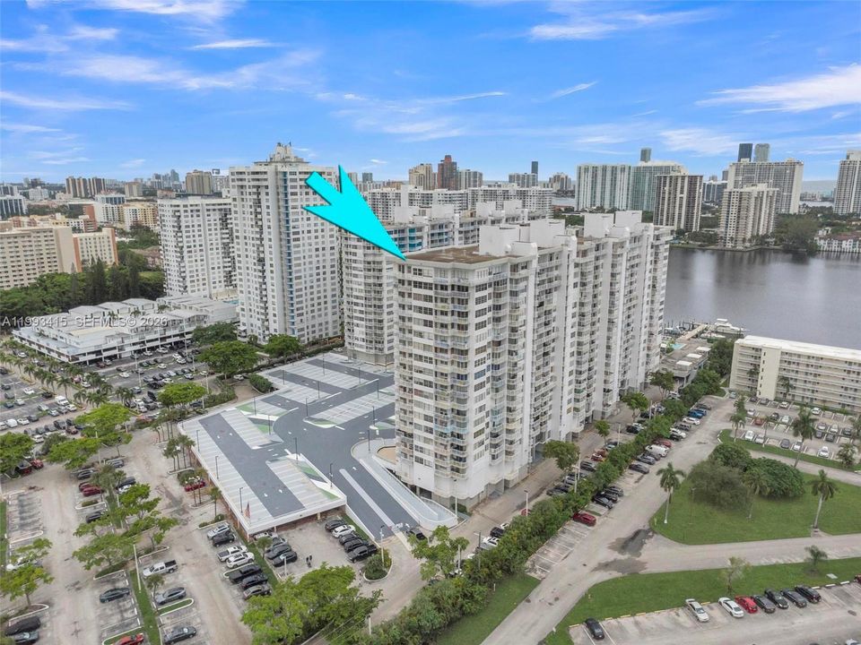 For Sale: $489,900 (2 beds, 2 baths, 1605 Square Feet)