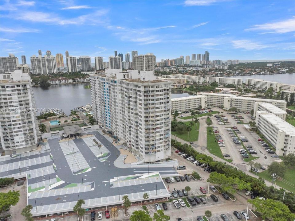 For Sale: $489,900 (2 beds, 2 baths, 1605 Square Feet)