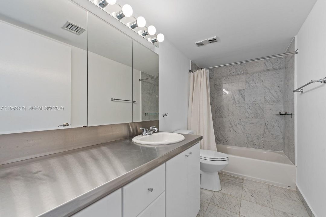 Active With Contract: $920,000 (2 beds, 2 baths, 1108 Square Feet)