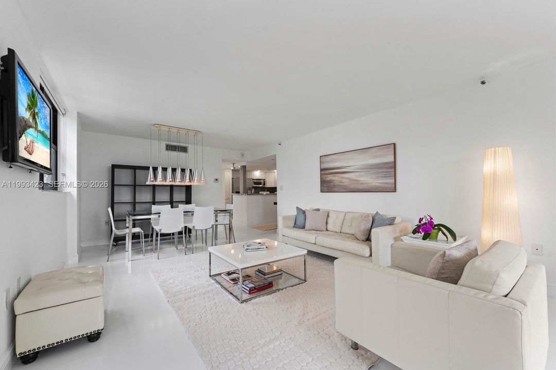 Active With Contract: $920,000 (2 beds, 2 baths, 1108 Square Feet)