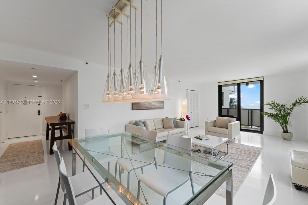 Active With Contract: $920,000 (2 beds, 2 baths, 1108 Square Feet)