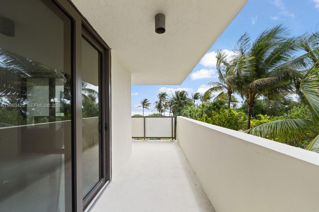 Active With Contract: $920,000 (2 beds, 2 baths, 1108 Square Feet)