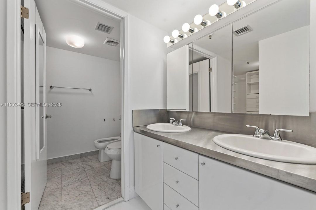 Active With Contract: $920,000 (2 beds, 2 baths, 1108 Square Feet)