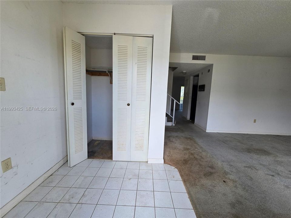 For Sale: $339,000 (3 beds, 2 baths, 1638 Square Feet)