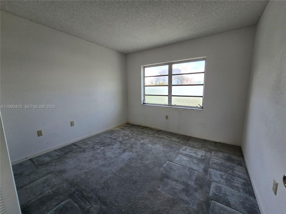 For Sale: $339,000 (3 beds, 2 baths, 1638 Square Feet)