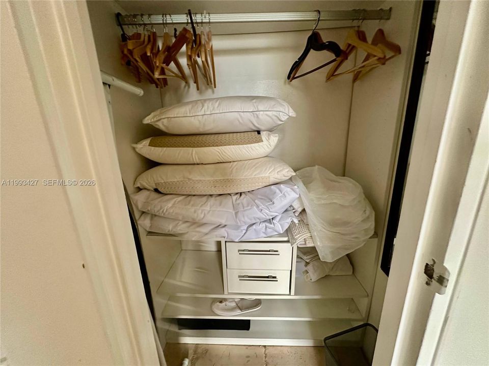 待售: $480,000 (1 贝兹, 1 浴室, 1019 平方英尺)