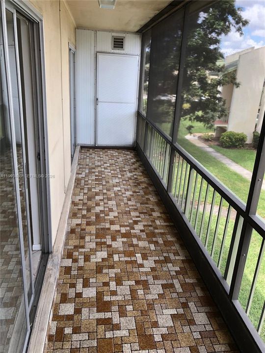 На продажу: $160,000 (2 спален, 1 ванн, 825 Квадратных фут)