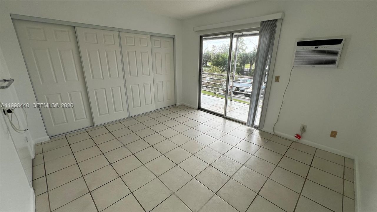 For Rent: $1,350 (1 beds, 1 baths, 585 Square Feet)