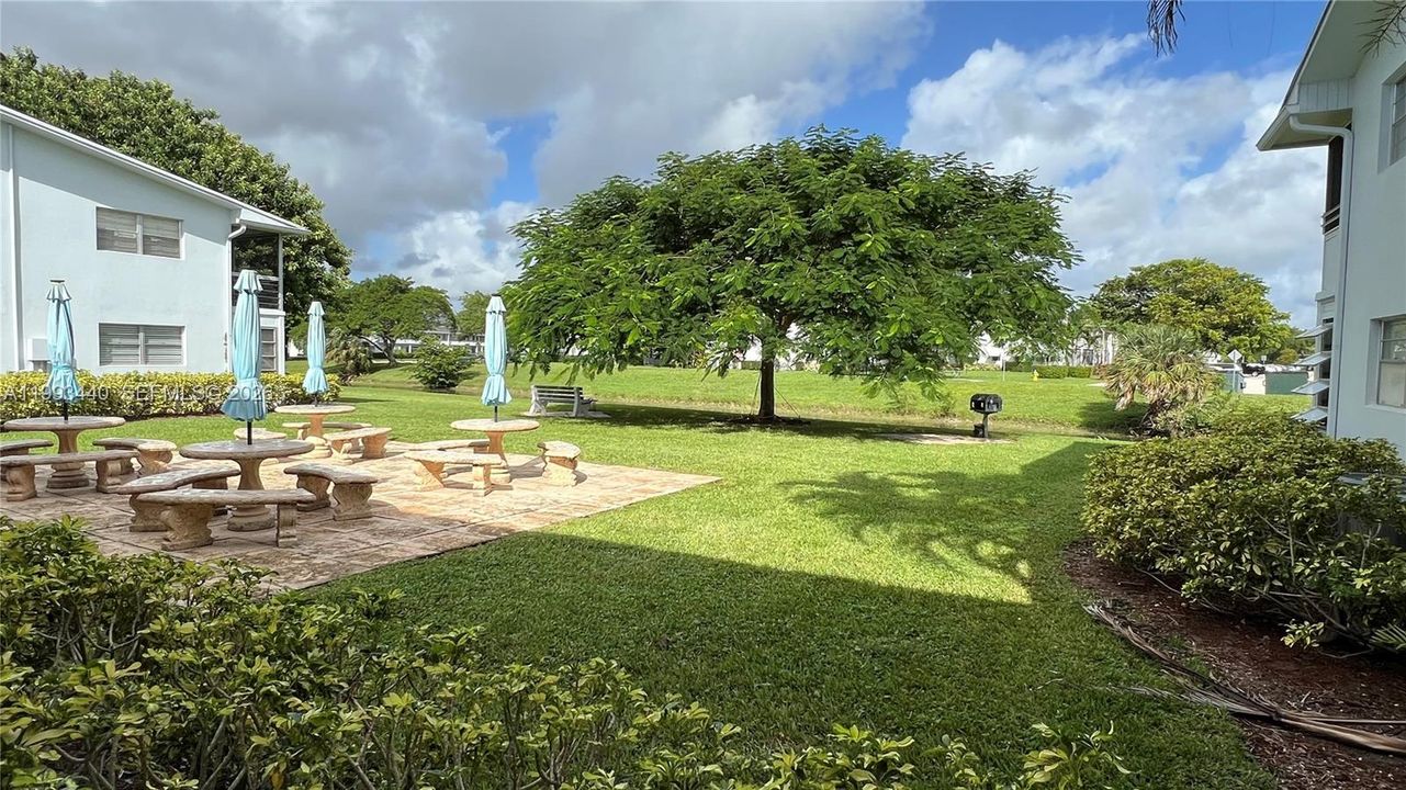 For Rent: $1,350 (1 beds, 1 baths, 585 Square Feet)