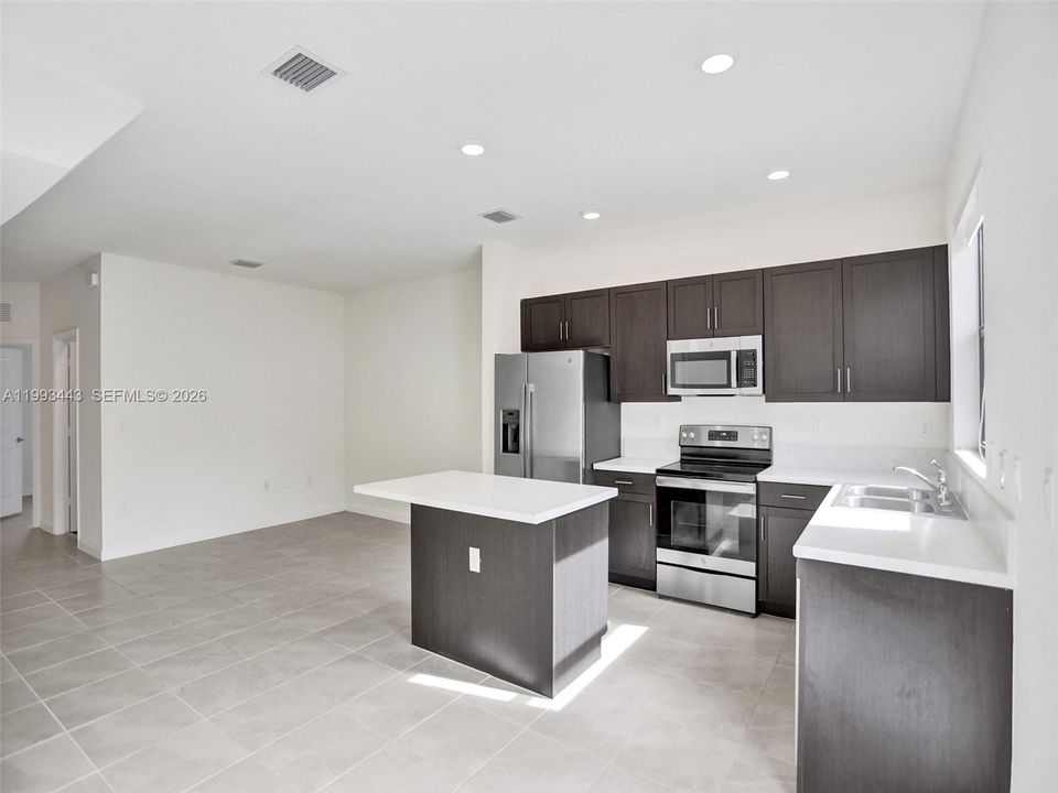 En Renta: $2,950 (3 camas, 3 baños, 1332 Pies cuadrados)