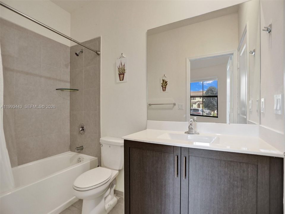 En Renta: $2,950 (3 camas, 3 baños, 1332 Pies cuadrados)