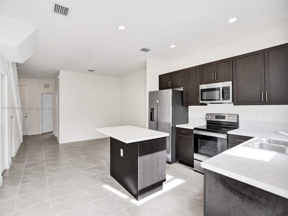 En Renta: $2,950 (3 camas, 3 baños, 1332 Pies cuadrados)