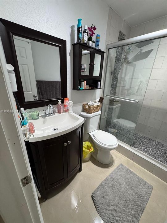 Active With Contract: $245,000 (2 beds, 2 baths, 980 Square Feet)