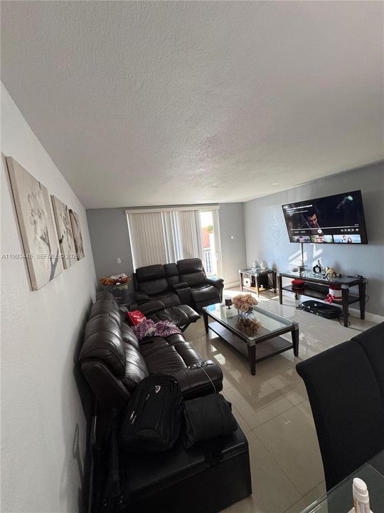 Active With Contract: $245,000 (2 beds, 2 baths, 980 Square Feet)