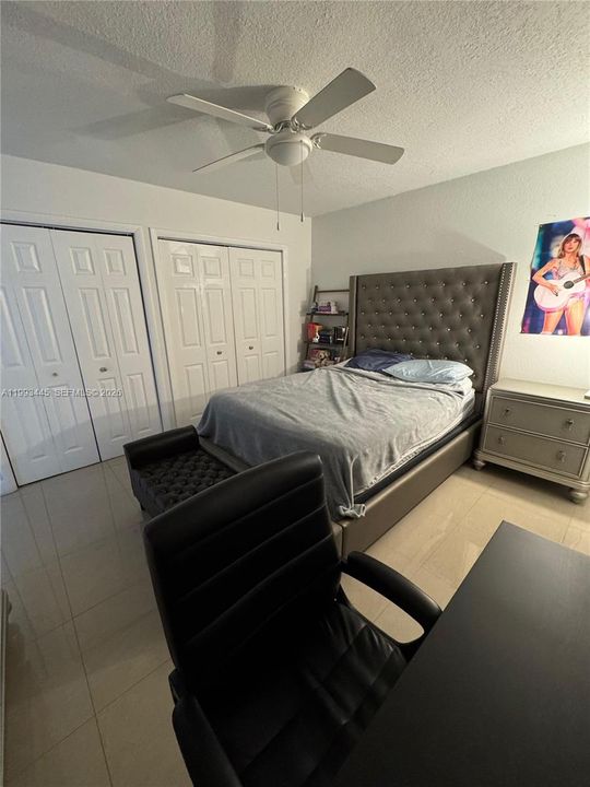 Active With Contract: $245,000 (2 beds, 2 baths, 980 Square Feet)