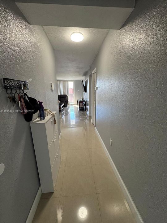 Active With Contract: $245,000 (2 beds, 2 baths, 980 Square Feet)