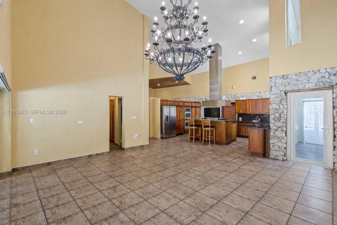 En Venta: $2,250,000 (6 camas, 4 baños, 5151 Pies cuadrados)