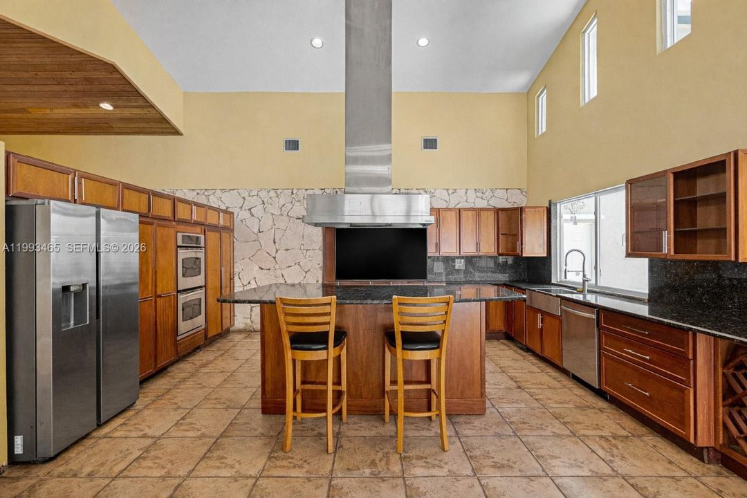 En Venta: $2,250,000 (6 camas, 4 baños, 5151 Pies cuadrados)