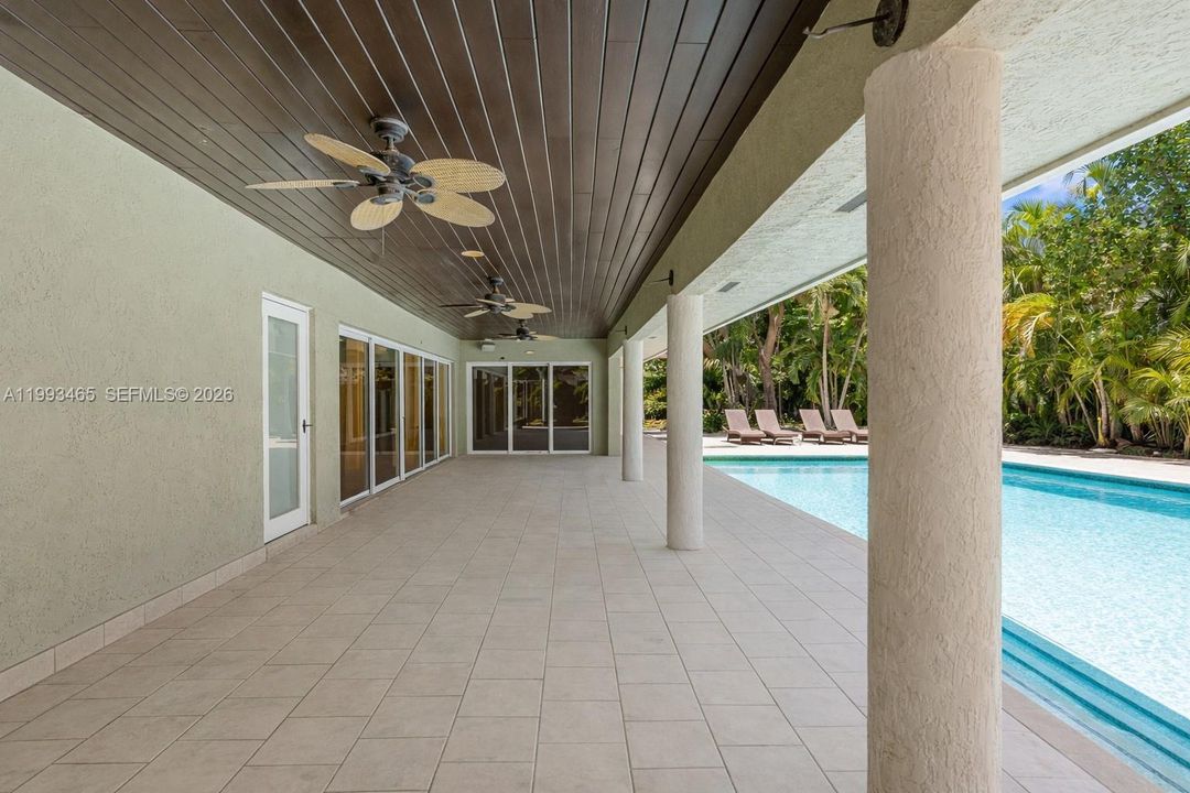 En Venta: $2,250,000 (6 camas, 4 baños, 5151 Pies cuadrados)